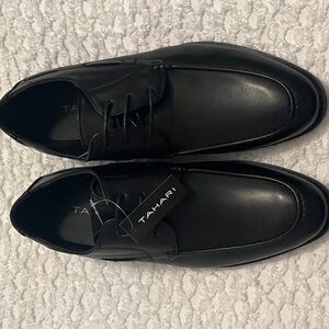 Tahari Men's Elegant Black Derbys